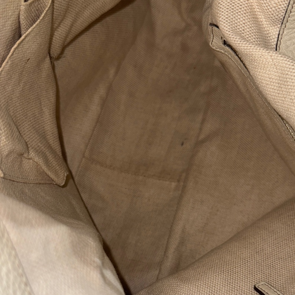 🔴SOLD!!!!🔴Gucci Tan and Cream Hobo Bag - Picture 5 of 12
